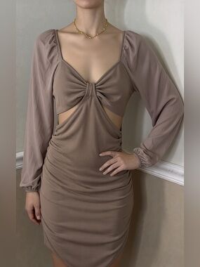 🎉 2 for $20! NWT Fiesta Taupe Knot-Front Long Sleeve Mini Dress - medium